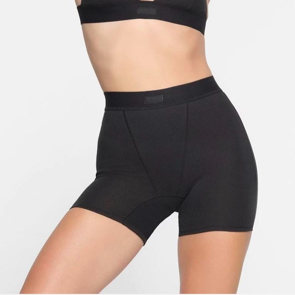 SKIMS *NWT COTTON RIB BOXER | COLOR: SOOT | SIZE: M